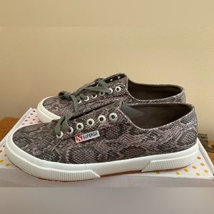 Superga 2750 grey snake pattern sneaker.  NWT, size 9 US (40 euro size)